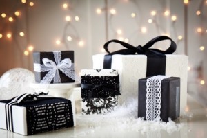 boxwood-clippings_gift-wrap-black-white-and-lace-e1355633571549